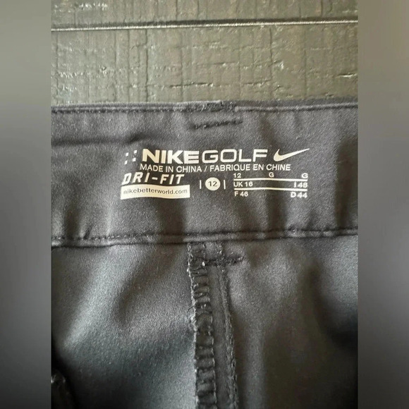 Nike Golf Pants Womens Size 12 Black Cropped Capri Dri-Fit Lightweight Mid Rise - Picture 6 of 6